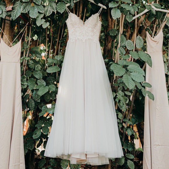 Wedding Dress - Picture 4 of 6